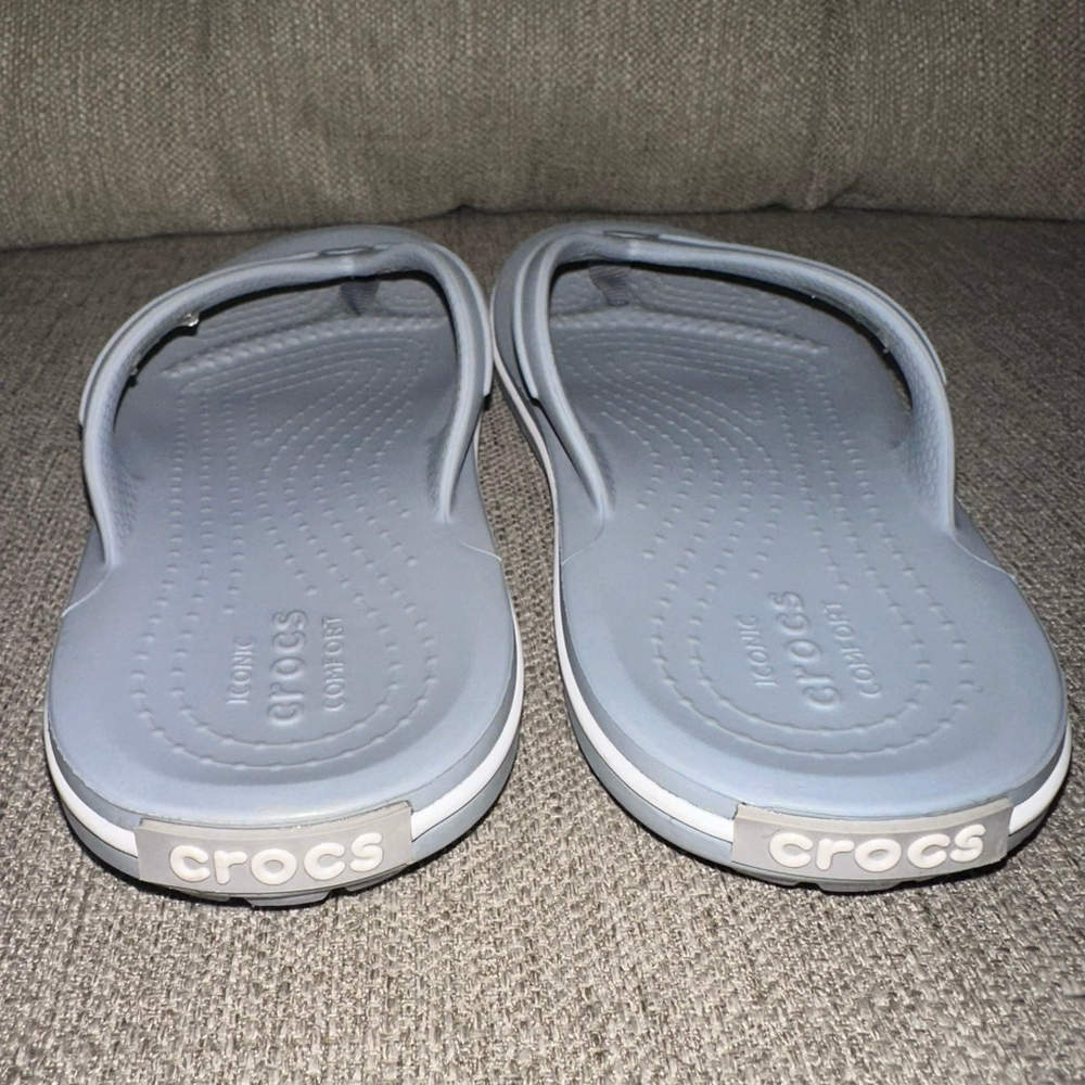 EUC Unisex Kids Juniors Size 2 Crocs Iconic Comfort Thong Flip Flops Gray/White - Picture 6 of 6